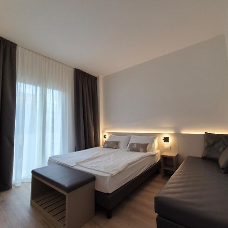 Hotel Delfino กาออร์เล ภายนอก รูปภาพ