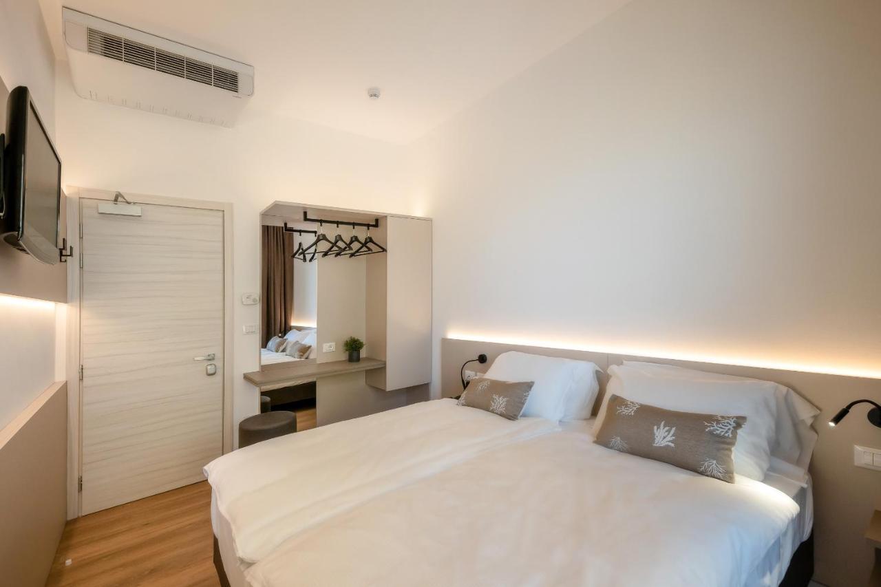 Hotel Delfino กาออร์เล ภายนอก รูปภาพ