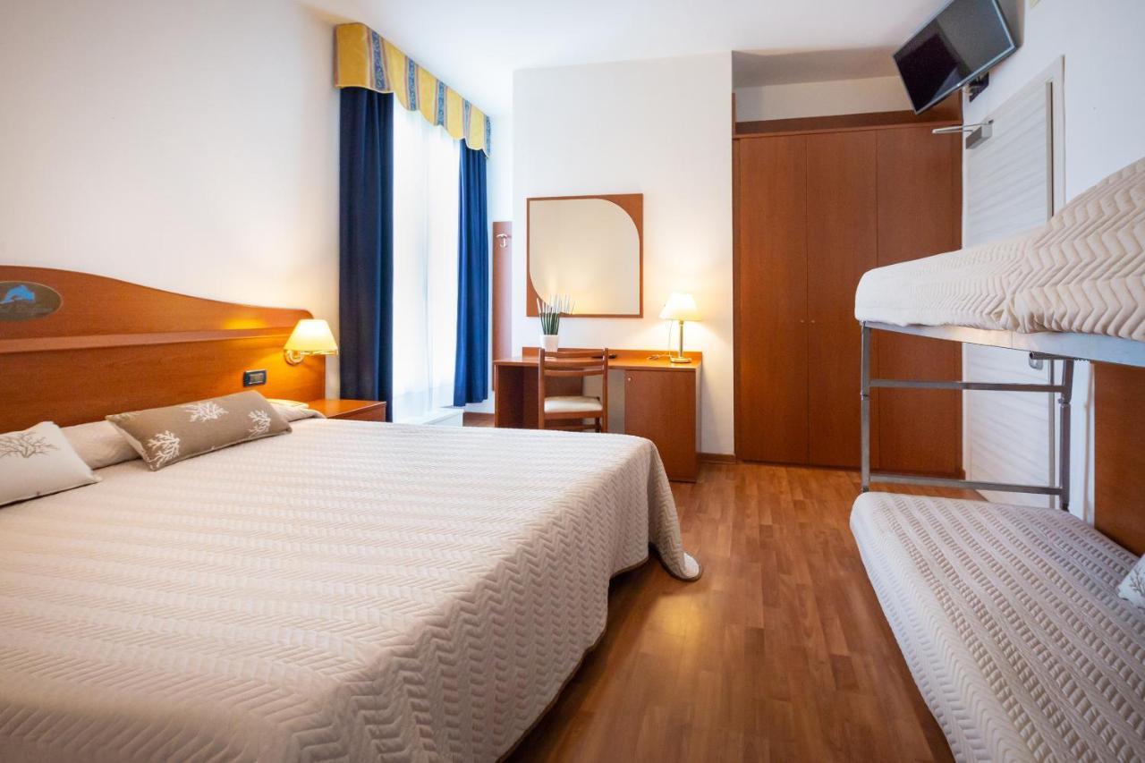 Hotel Delfino กาออร์เล ภายนอก รูปภาพ