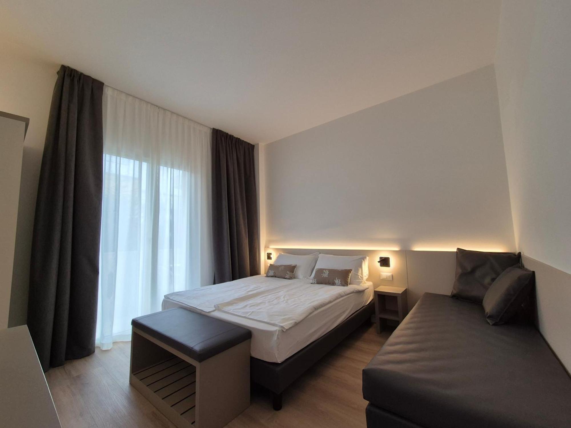 Hotel Delfino กาออร์เล ภายนอก รูปภาพ