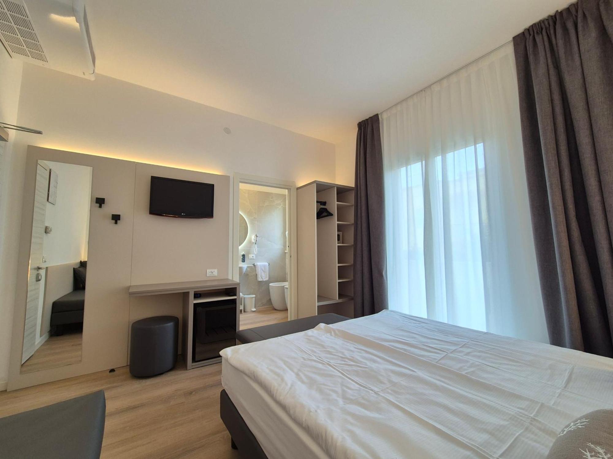 Hotel Delfino กาออร์เล ภายนอก รูปภาพ