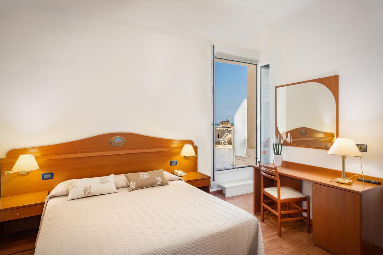 Hotel Delfino กาออร์เล ภายนอก รูปภาพ